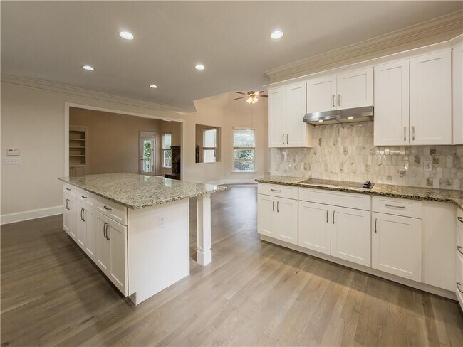 Building Photo - 7335 Craigleith Dr