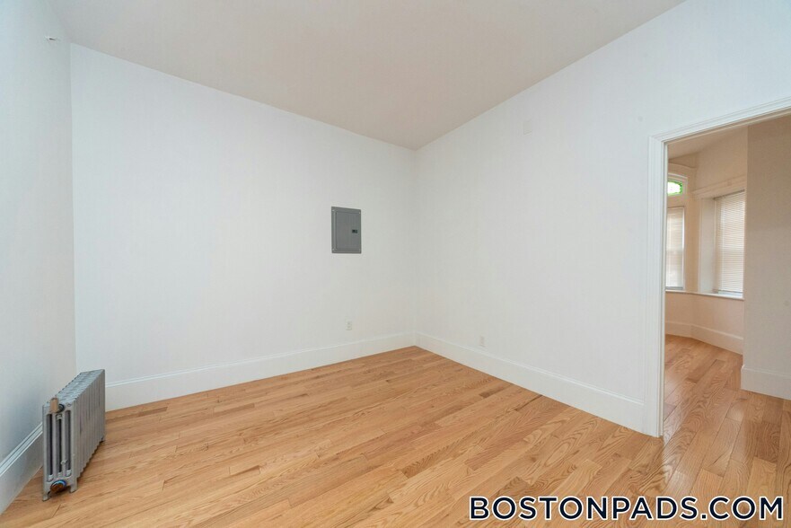 Building Photo - 24 Westland Ave