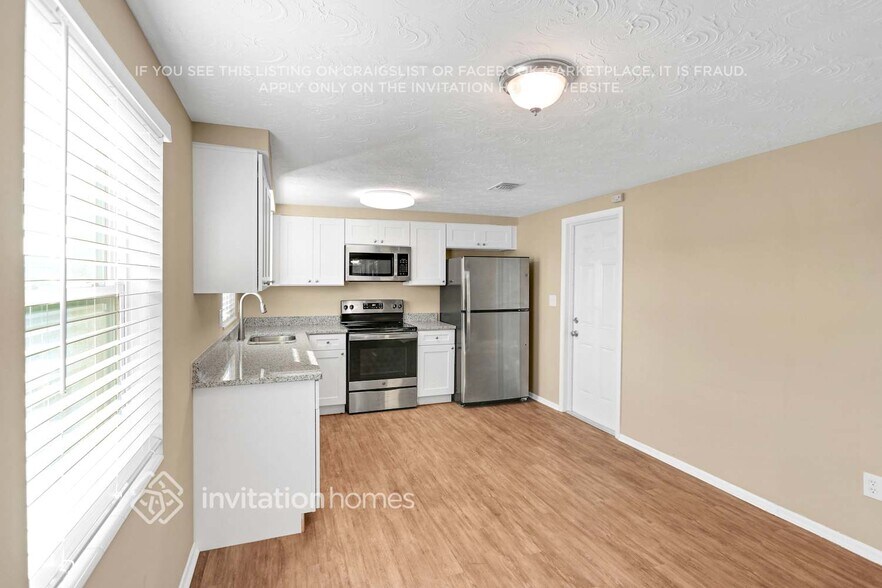 Building Photo - 3910 Beechwood Dr