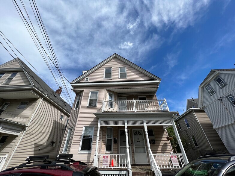 Building Photo - 24 Ellington Rd