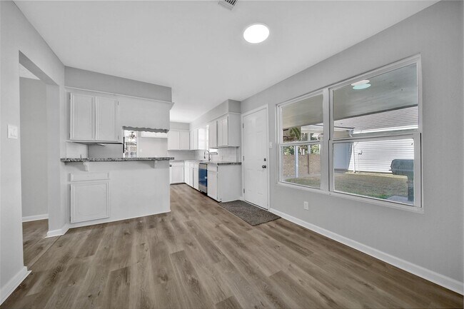 Building Photo - 13426 Balcrest Dr