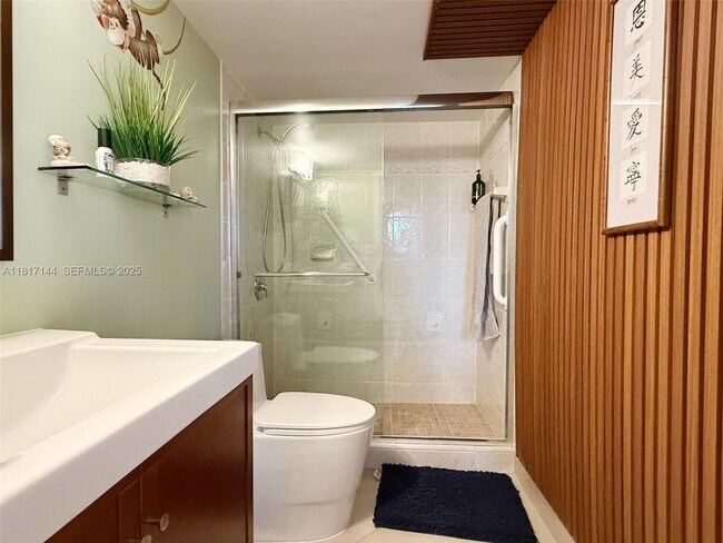 Building Photo - 800 Parkview Dr