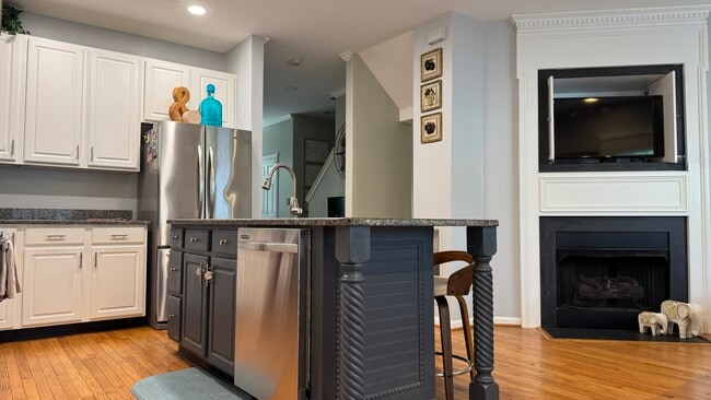 Building Photo - 45620 Iron Horse Terrace