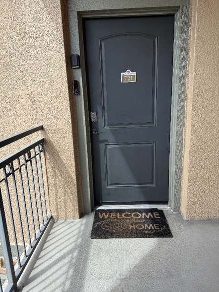 Building Photo - 901 Charo Pkwy