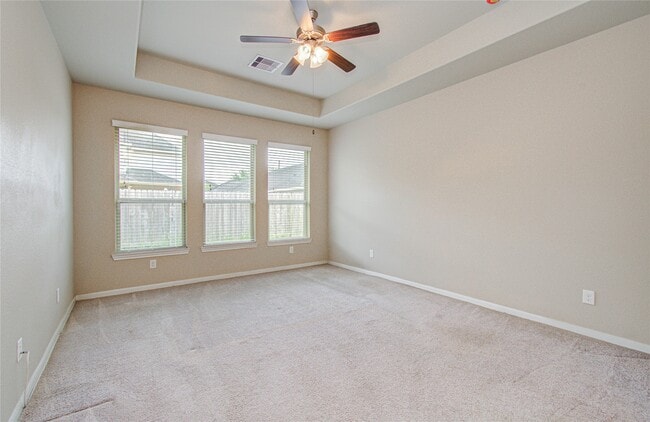 Building Photo - 15702 Whisper Woods Dr