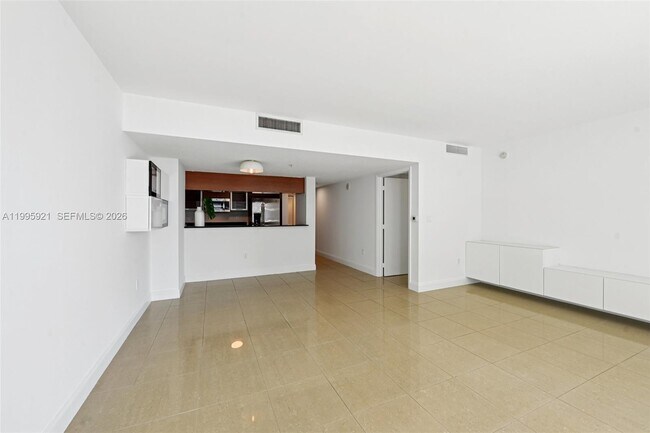 Building Photo - 1800 N Bayshore Dr