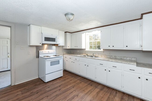 Building Photo - 307 Olivia Ln