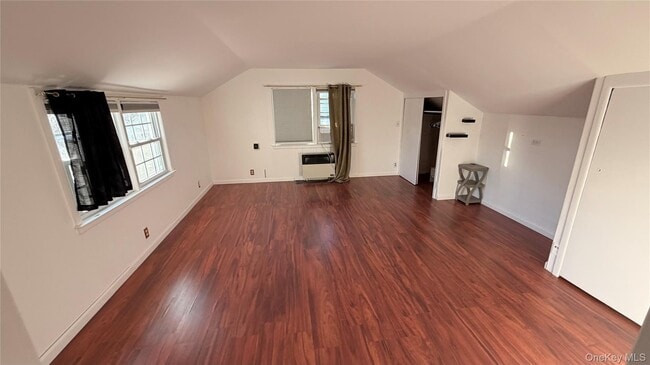 Building Photo - 185 Weir St