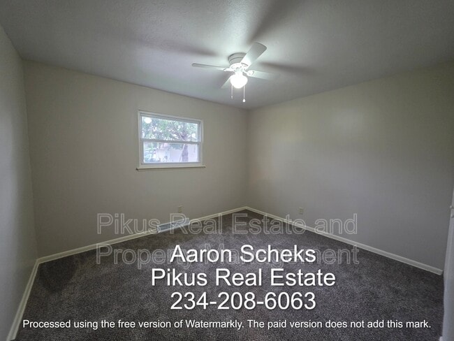 Building Photo - 3637 Albrecht Ave