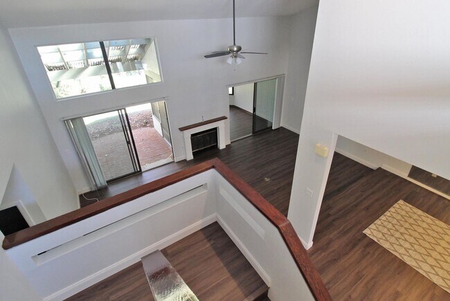 Building Photo - 3 Bedroom Townhouse in Gleneagles Community of Bluewater Bay!