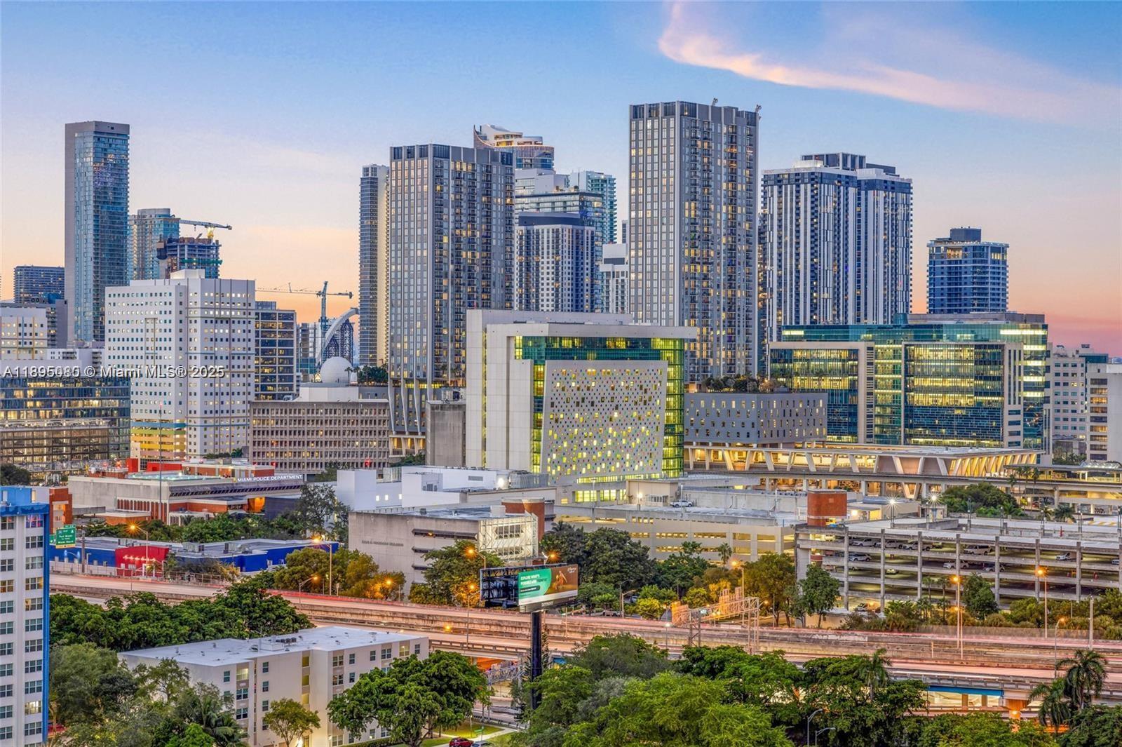 Building Photo - 10 SW South River Dr