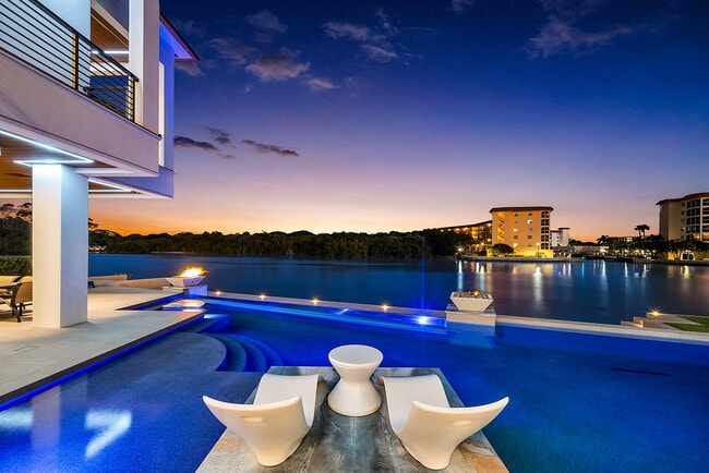 Building Photo - 2934 NE 8th Ave