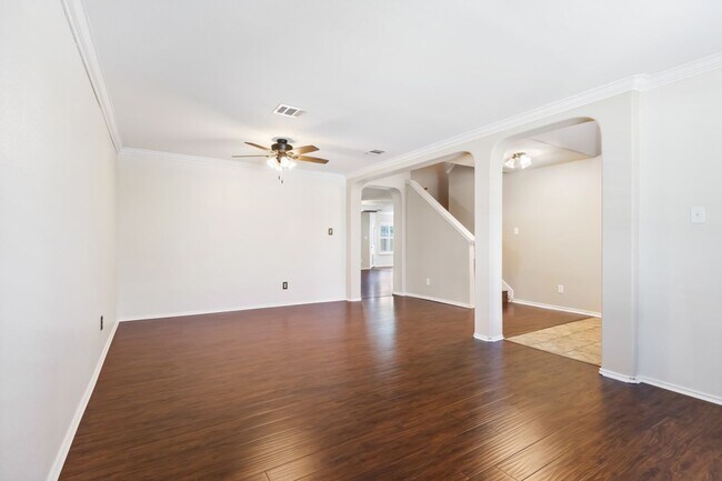 Building Photo - 4 Bedroom/2.5 Bath Wildhorse Subdivision