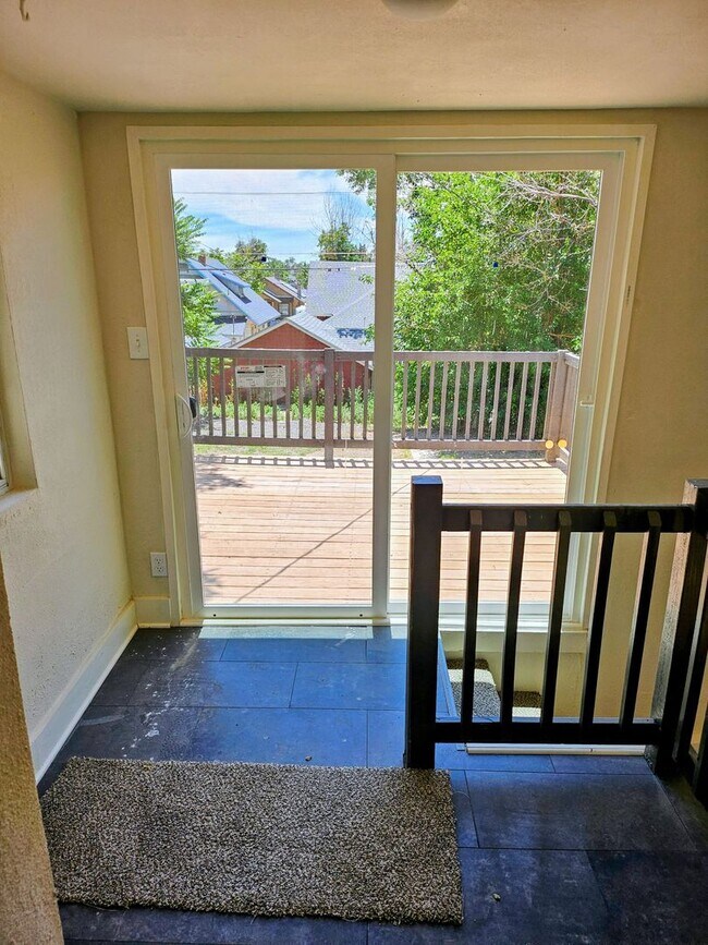 Building Photo - ALL PROSPECTIVE TENANTS MUST SUBMIT A $58 ...