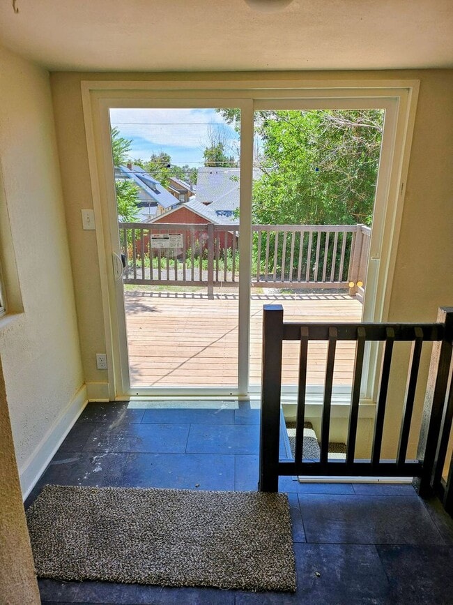 Building Photo - ALL PROSPECTIVE TENANTS MUST SUBMIT A $58 NON-REFUNDABLE APPLICATION FEE PER APPLICANT ONLINE AND...