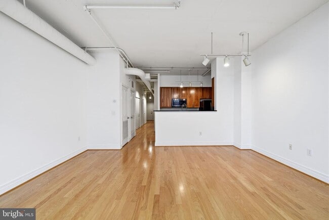 Building Photo - 1205 N Garfield St