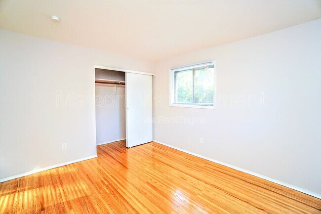 Building Photo - 146 Woodhill Dr