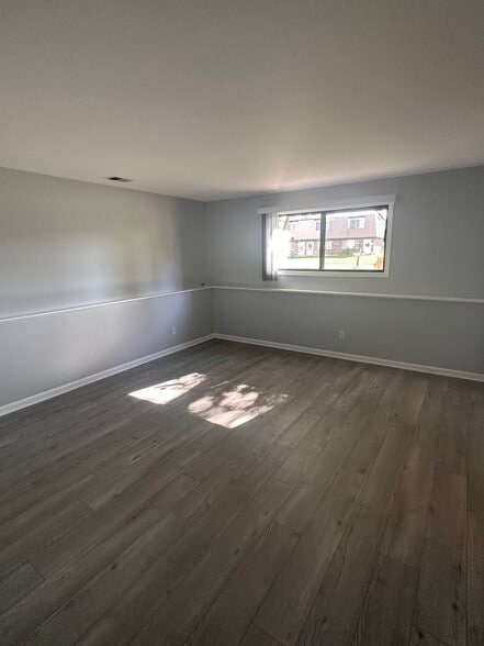 Building Photo - 3950 W 76th Ln