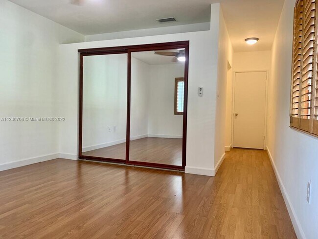 Building Photo - 1001 Surfside Blvd