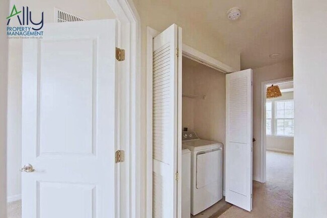 Building Photo - 2424 Pocoson Wood Ct