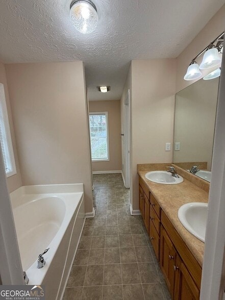 Building Photo - 175 River N Ct