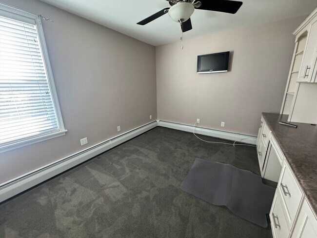 Building Photo - 789 Mt Pleasant St