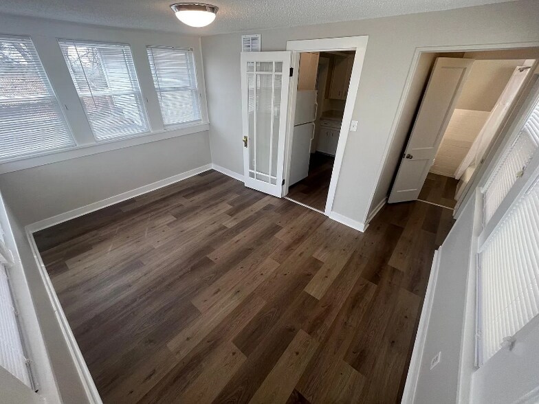 Building Photo - 1020 Kavanaugh Blvd