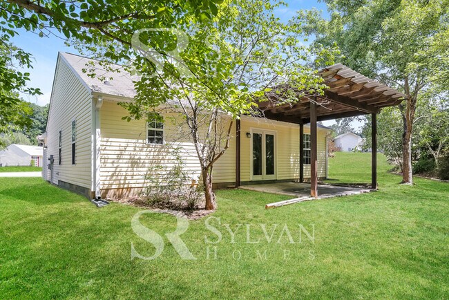 Building Photo - Discover Spacious Comfort & Fun