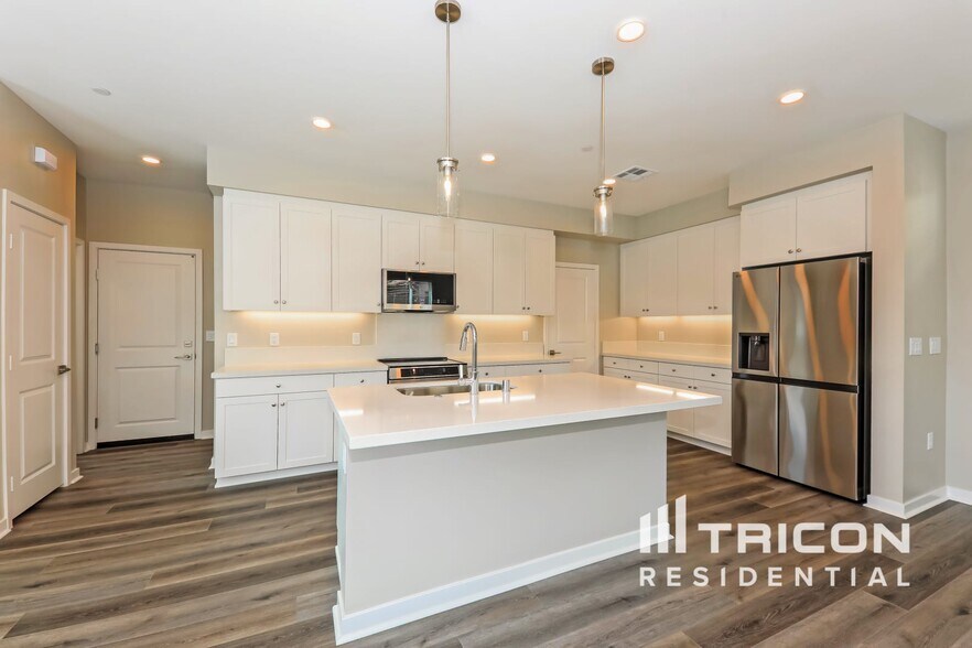 Building Photo - 29463 Red Palm Ct