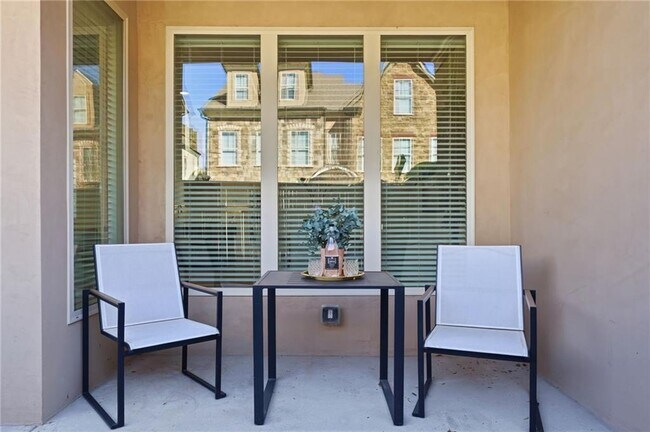 Building Photo - 110 Via Roma