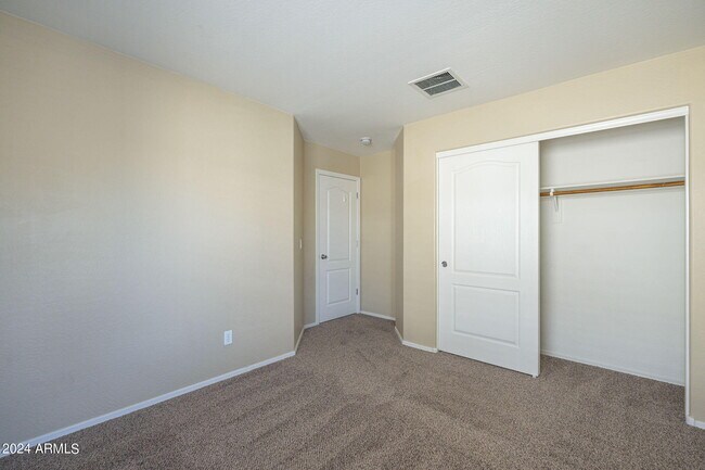 Building Photo - 2873 E Bart St