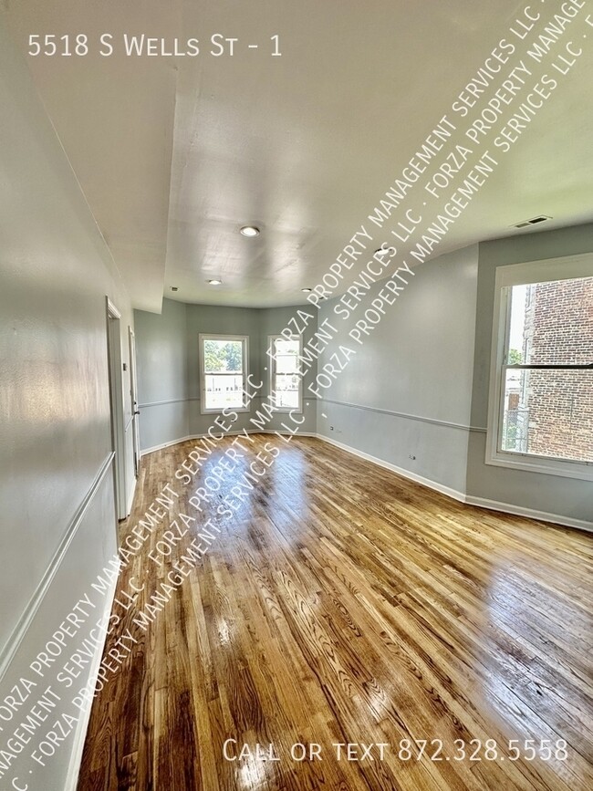 Building Photo - 5518 S Wells St