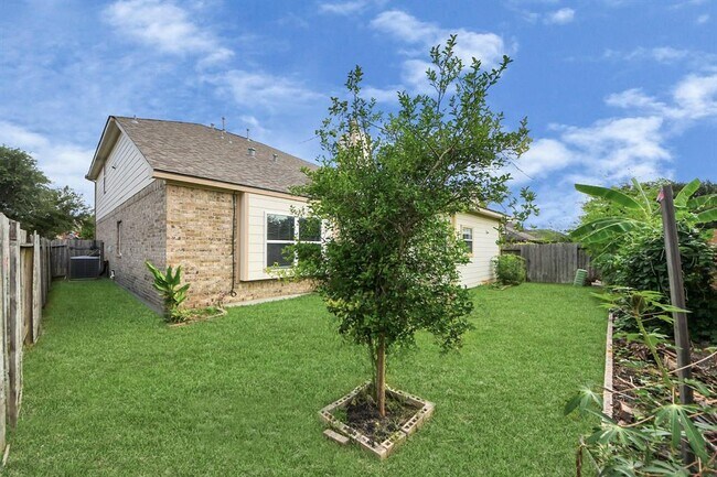 Building Photo - 6306 Bain Dr