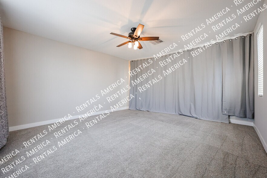 Building Photo - 1321 W Coyote Dr