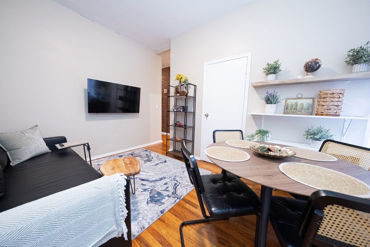 Building Photo - 142 Riverside Dr