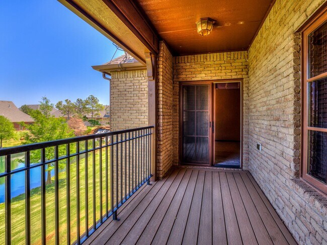 Building Photo - Luxury Edmond Townhome Overlooking Waterfa...