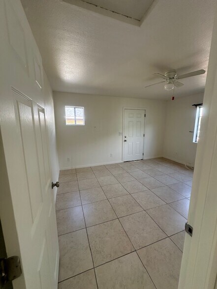 Building Photo - 3333 Pepper Ave