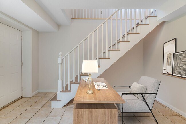 Building Photo - Asheville Rental!