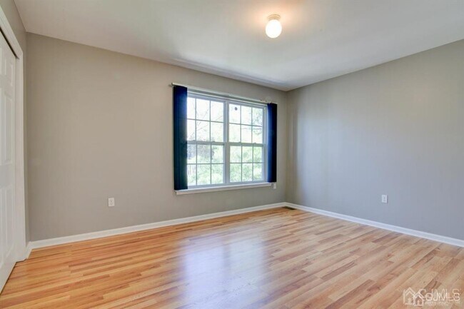 Building Photo - 334 Moonlight Dr