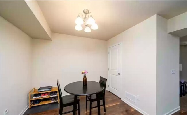 Building Photo - 9055 Coneflower Dr