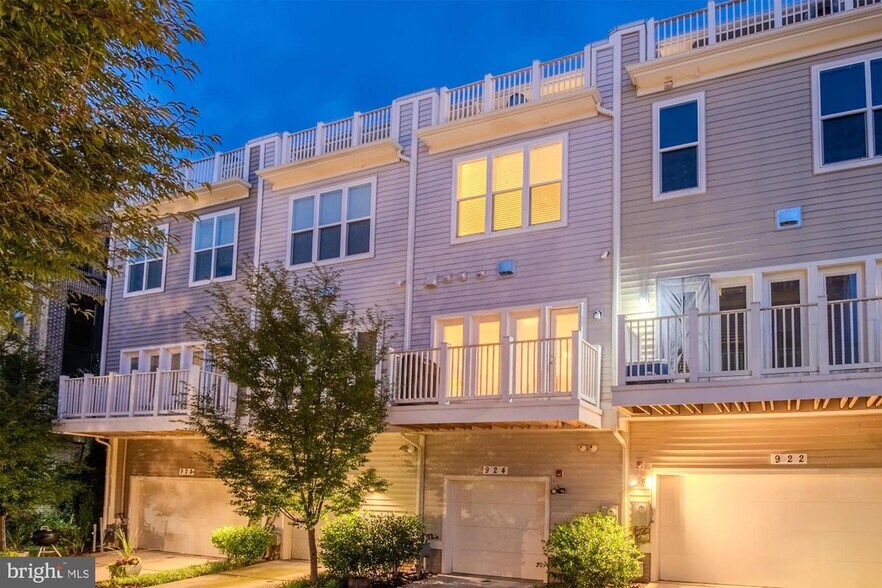 Building Photo - 924 King Farm Blvd