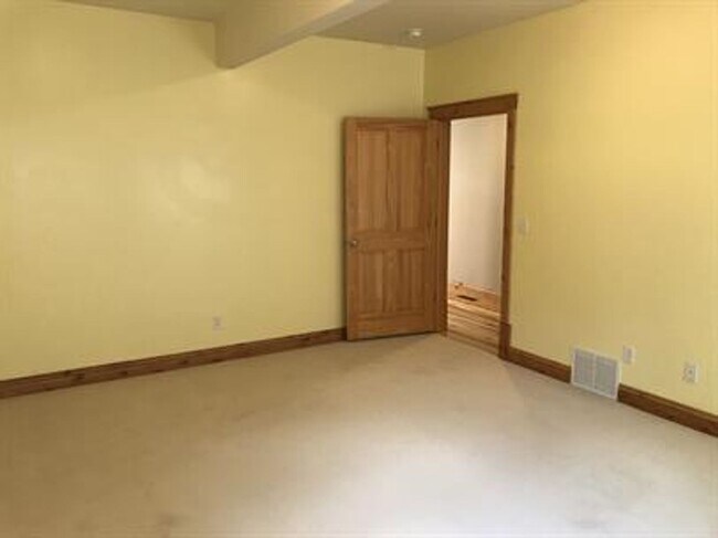 Building Photo - 4484 Alexander St