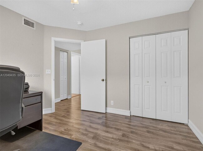 Building Photo - 2475 Cordoba Bend