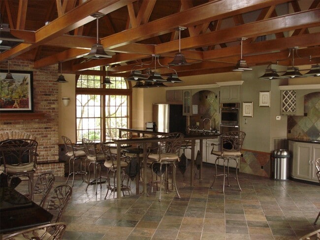 Building Photo - 2300 Old Spanish Trl