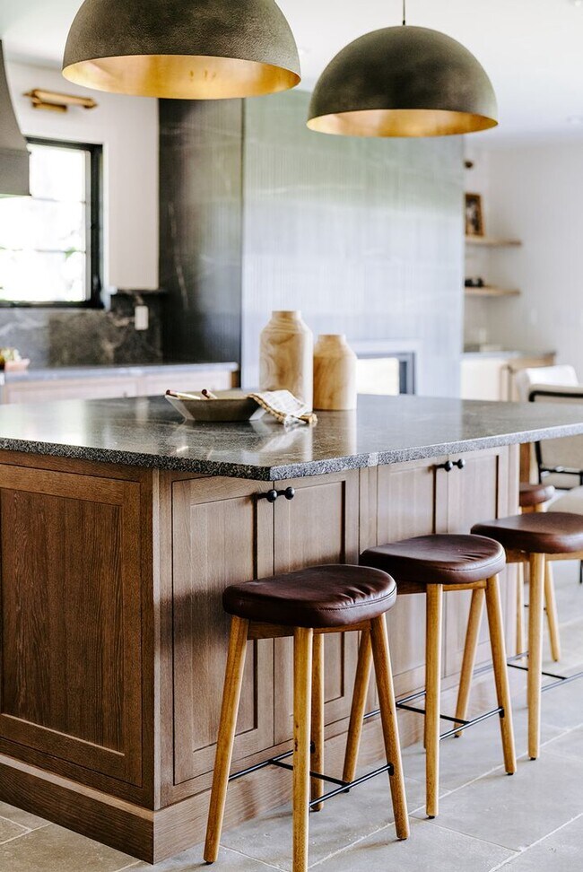 Building Photo - Custom Remodeled 4bd/4ba House in Greenwoo...