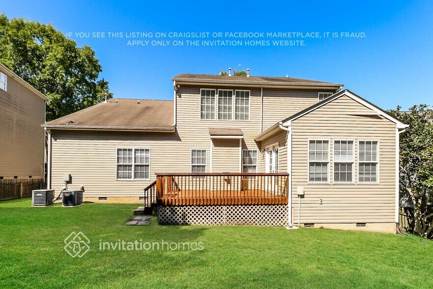 Building Photo - 2201 Baggins Ln