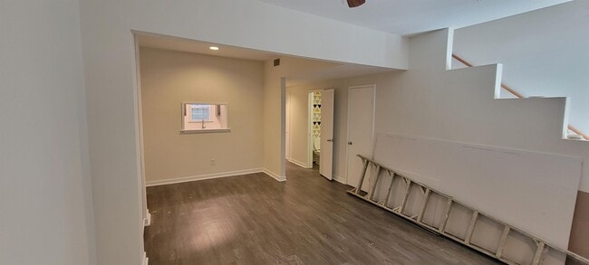 Building Photo - 1055 Quinn St