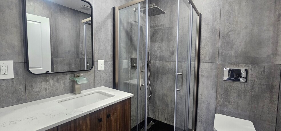 Building Photo - 324 South St