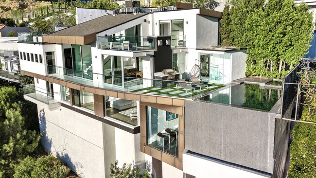 Building Photo - 1623 Viewmont Dr