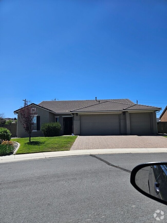 Building Photo - Gated Community with elegance and tranquil...